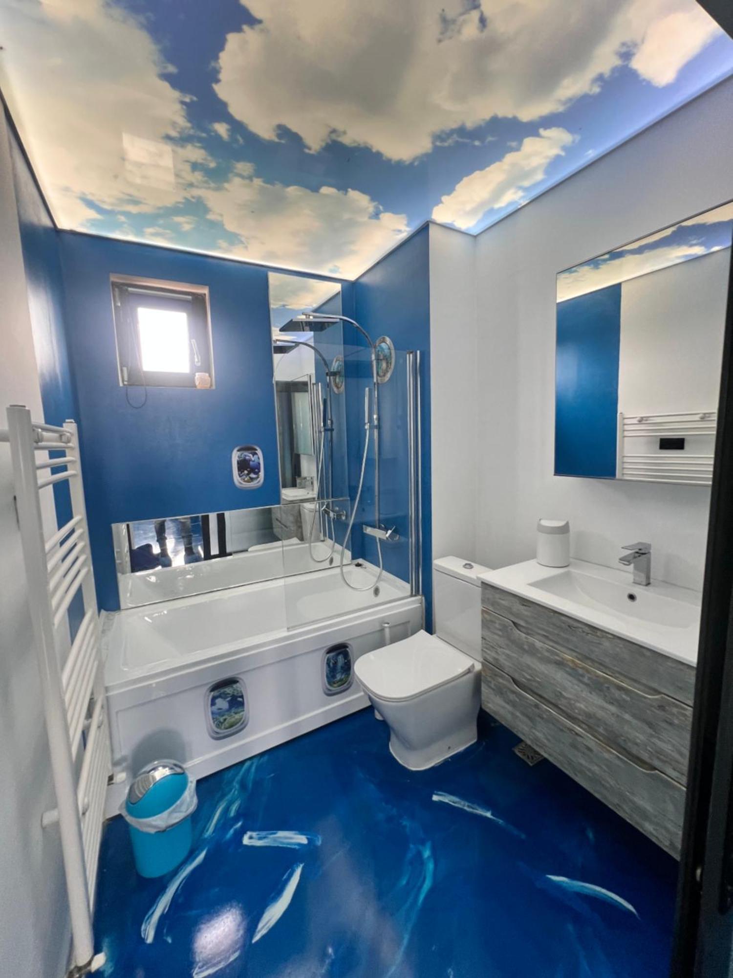 Delux Apartment ไกรโอวา ภายนอก รูปภาพ